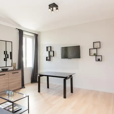Vaneau Central In Cannes